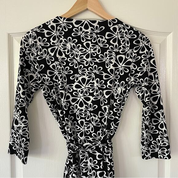 Diane Von Furstenberg Wrap Dress Halo Petal Black and White Floral Pattern 4 - Picture 8 of 15